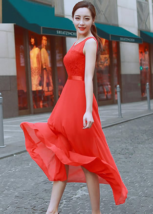 简单红色连衣裙 穿出不一样的气质